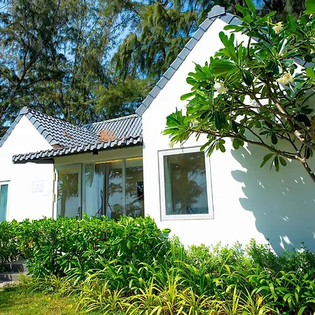 Palace Long Hai Resort Exterior photo